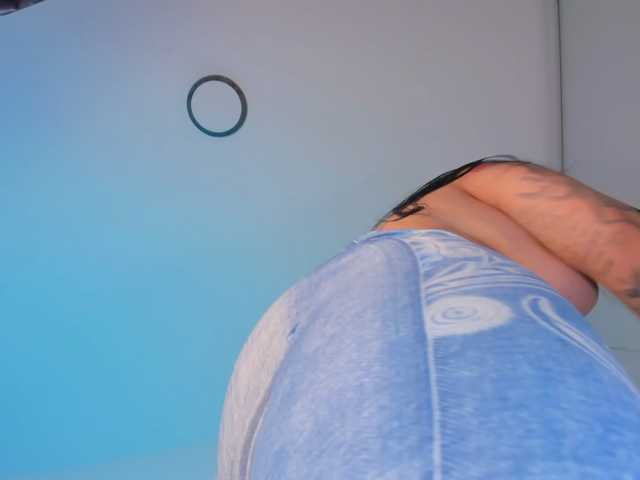 aniiieee live cam on BongaCams