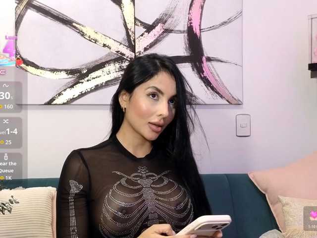 selenaM live cam preview