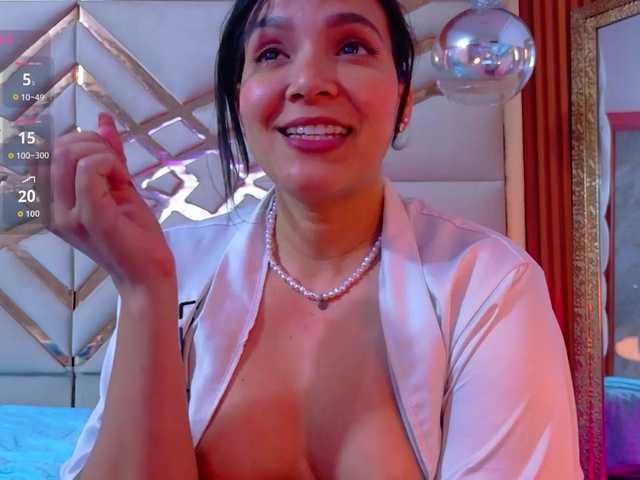 sluttyandmature live cam on BongaCams
