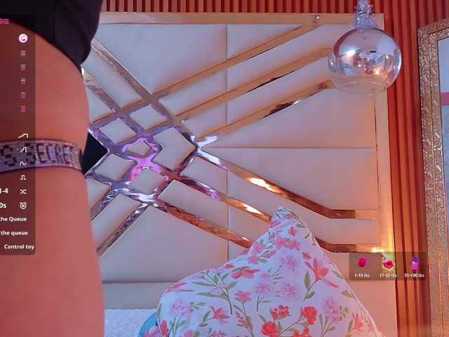 Sexyladyandhot live webcam show