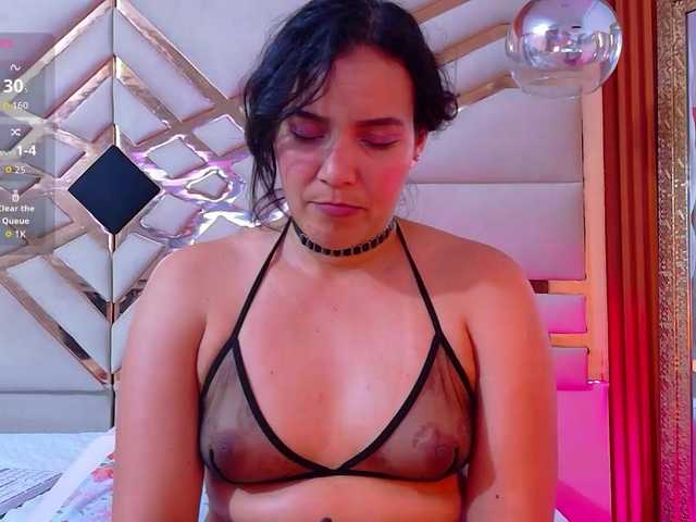 sluttyandmature live cam on BongaCams