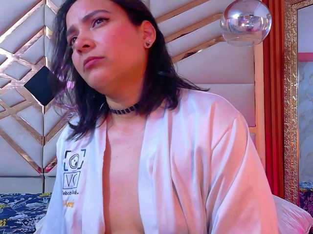 sluttyandmature live cam on BongaCams
