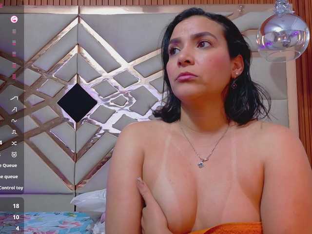 sluttyandmature live cam on BongaCams
