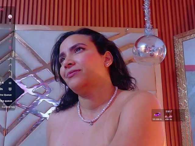 Sexyladyandhot live webcam show