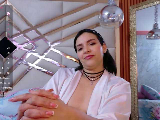 sluttyandmature live webcam show