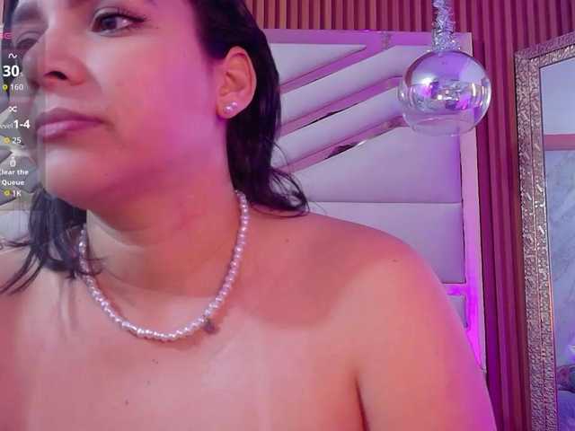 sluttyandmature live cam on BongaCams