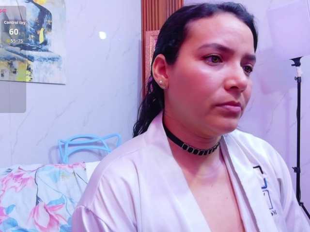 sluttyandmature live cam on BongaCams