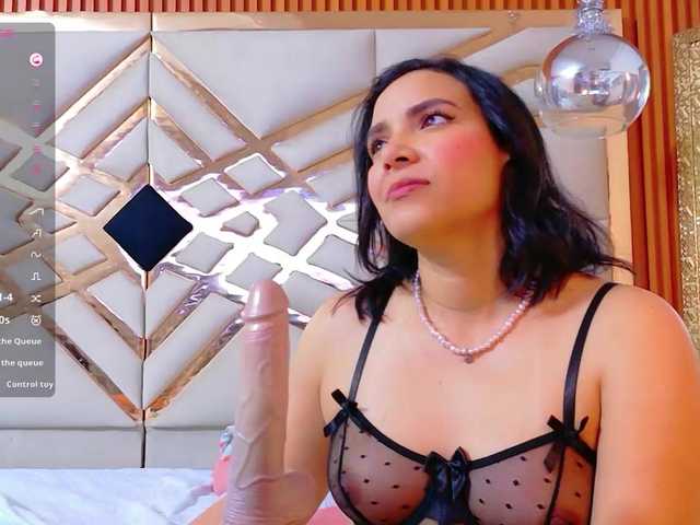 sluttyandmature live webcam show
