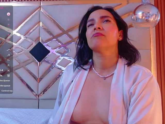 sluttyandmature live cam on BongaCams