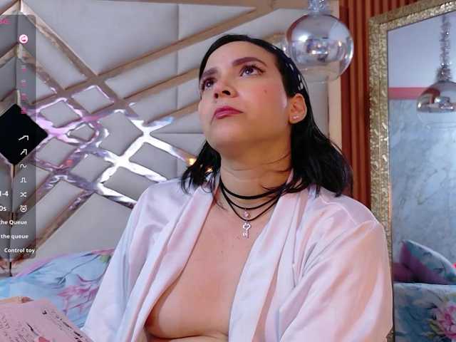 sluttyandmature live webcam show