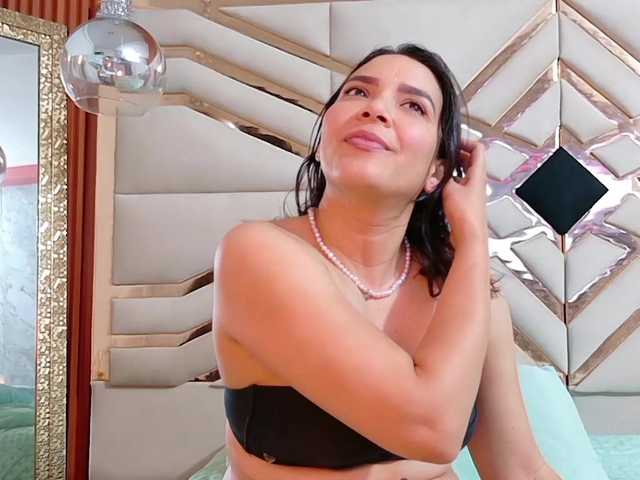 sluttyandmature live cam on BongaCams