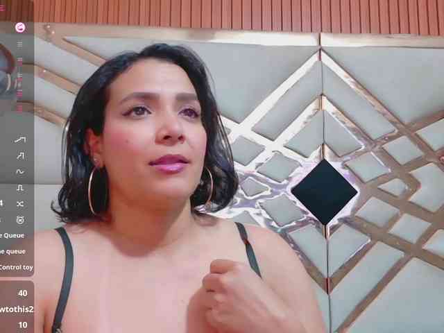 Sexyladyandhot webcam