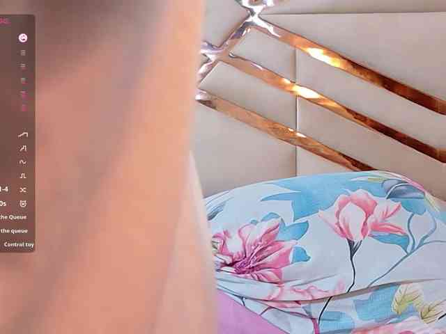 Sexyladyandhot webcam
