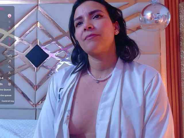 Sexyladyandhot webcam