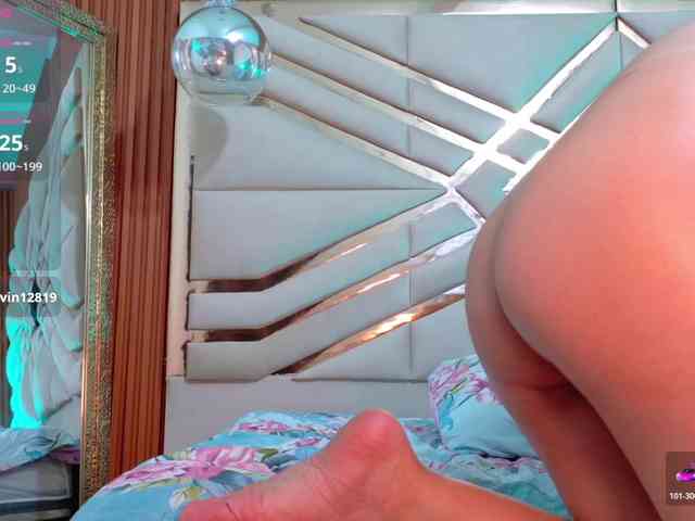 Sexyladyandhot webcam