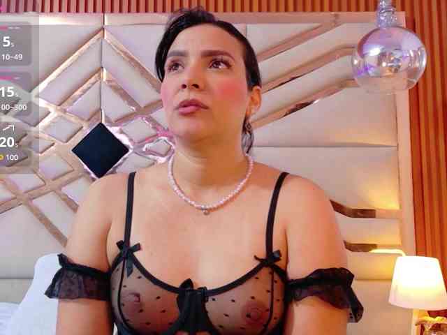 Sexyladyandhot webcam