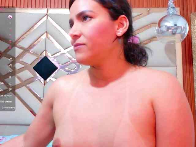 Sexyladyandhot webcam