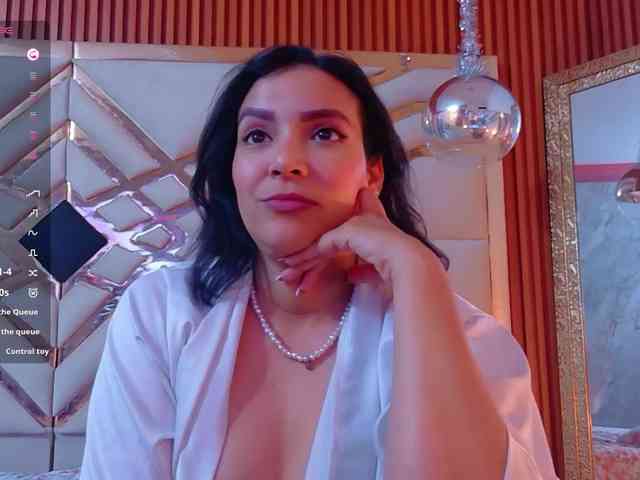 Sexyladyandhot webcam
