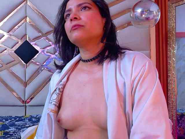 Sexyladyandhot webcam