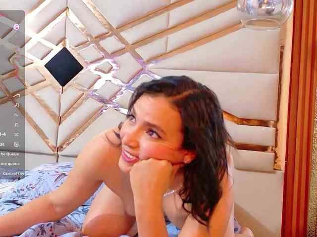 Sexyladyandhot webcam