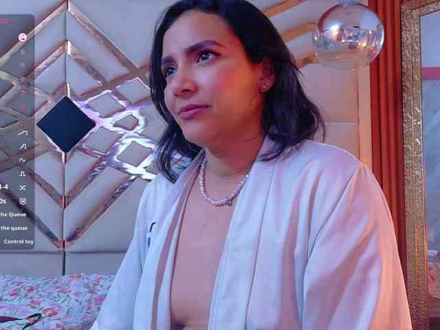 Sexyladyandhot webcam