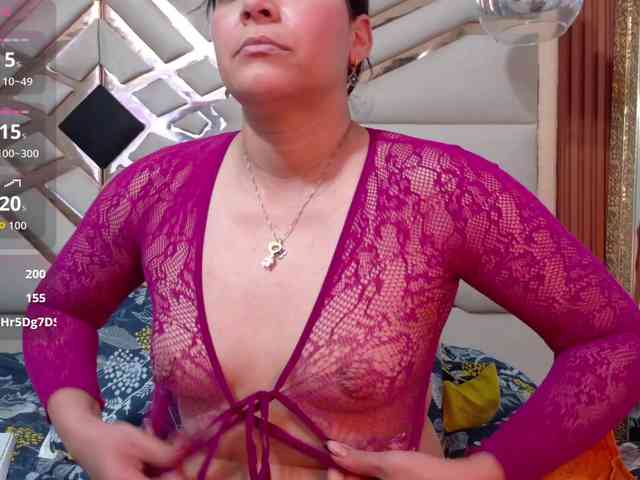 Sexyladyandhot webcam