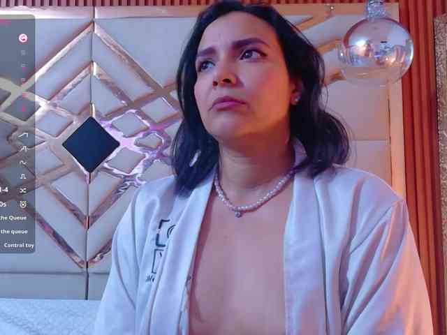 sexyladyandhot's live room