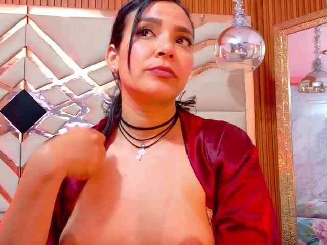 Sexyladyandhot webcam