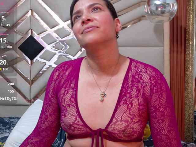 Sexyladyandhot webcam