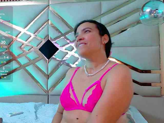 Sexyladyandhot webcam