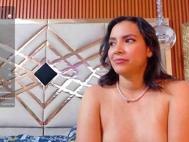 Sexyladyandhot webcam