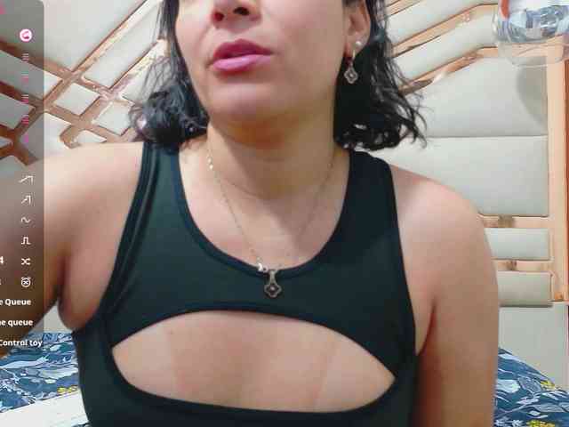 Sexyladyandhot webcam