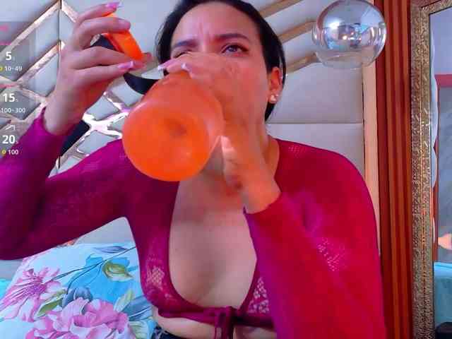 Sexyladyandhot webcam