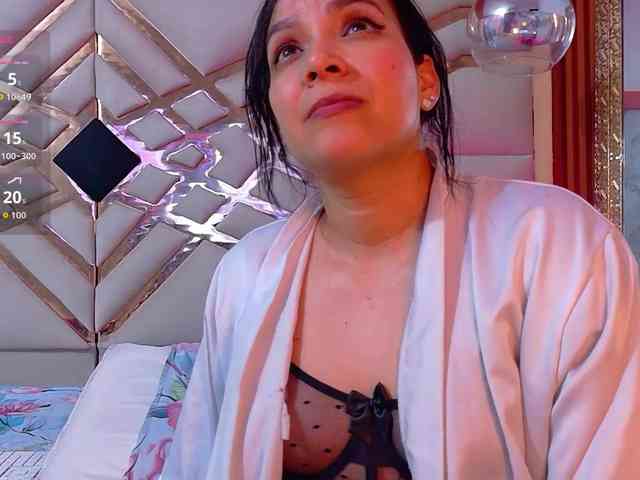 Sexyladyandhot webcam