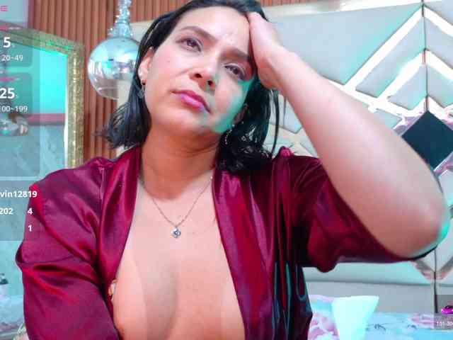 Sexyladyandhot webcam