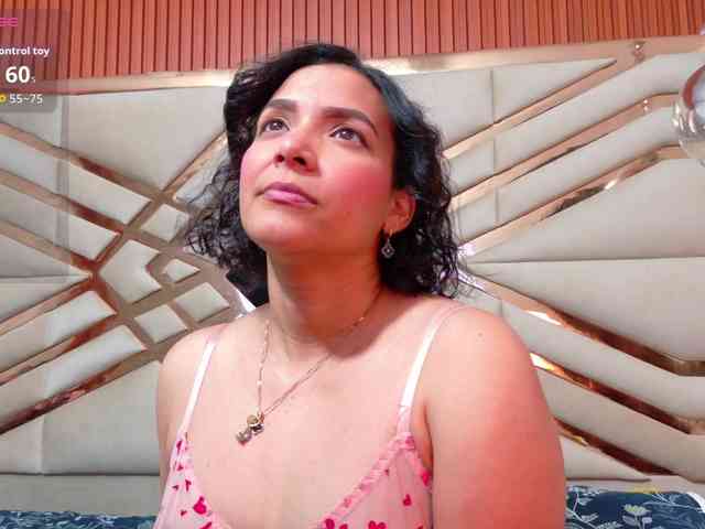 Sexyladyandhot webcam