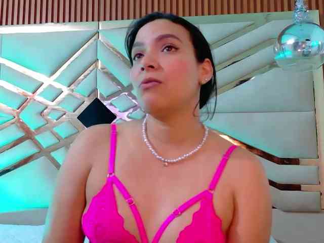 Sexyladyandhot webcam