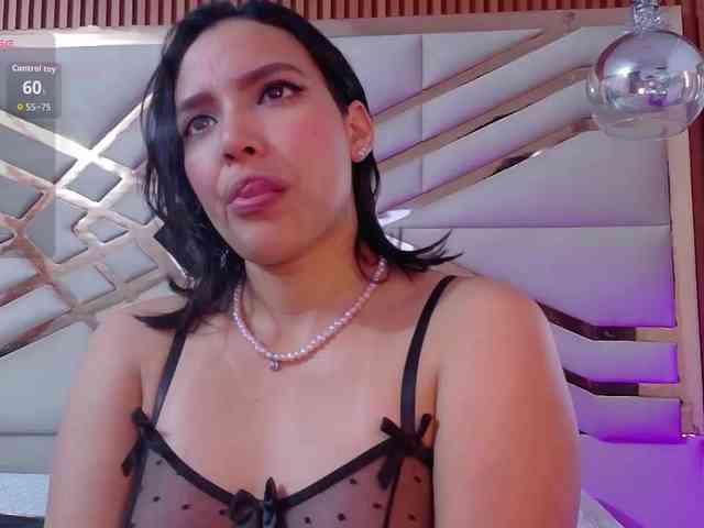 Sexyladyandhot webcam