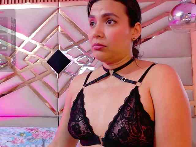 Sexyladyandhot webcam