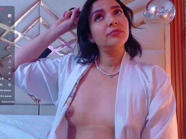 Sexyladyandhot webcam