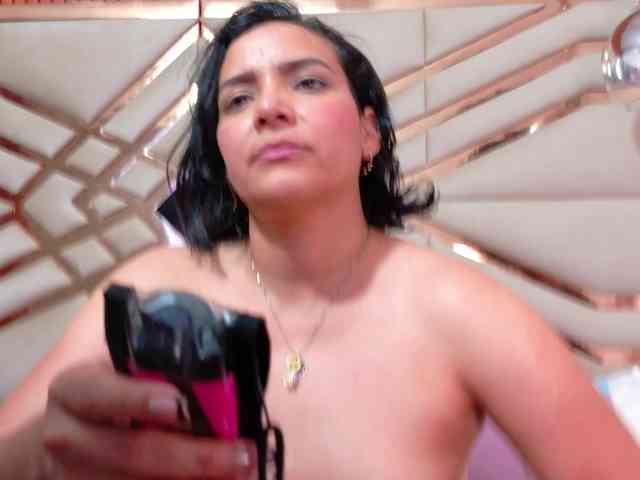 Sexyladyandhot webcam