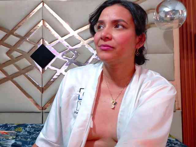 Sexyladyandhot webcam