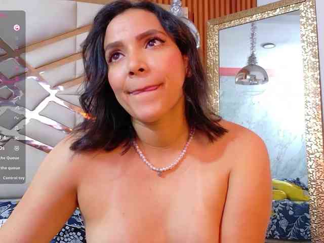 Sexyladyandhot webcam