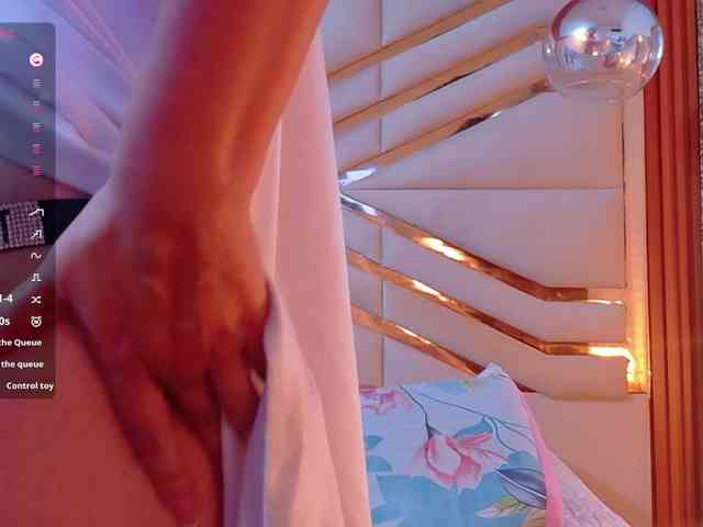 Sexyladyandhot webcam