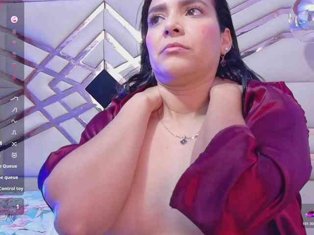 Sexyladyandhot webcam