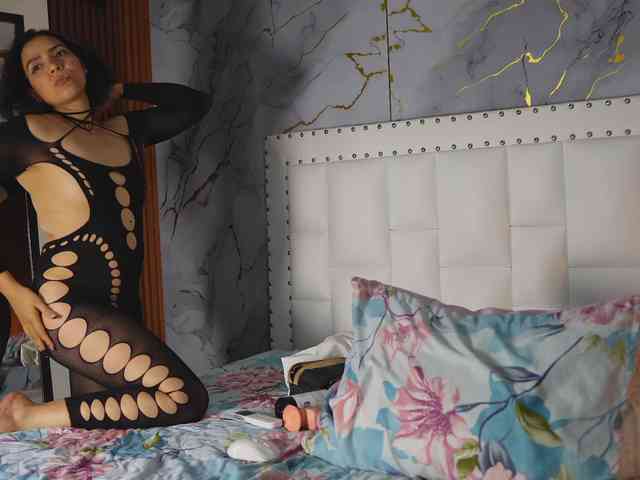 Sexyladyandhot webcam