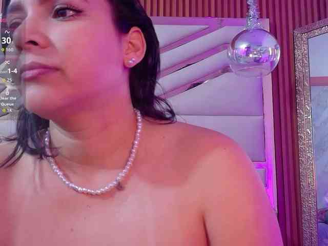 Sexyladyandhot webcam