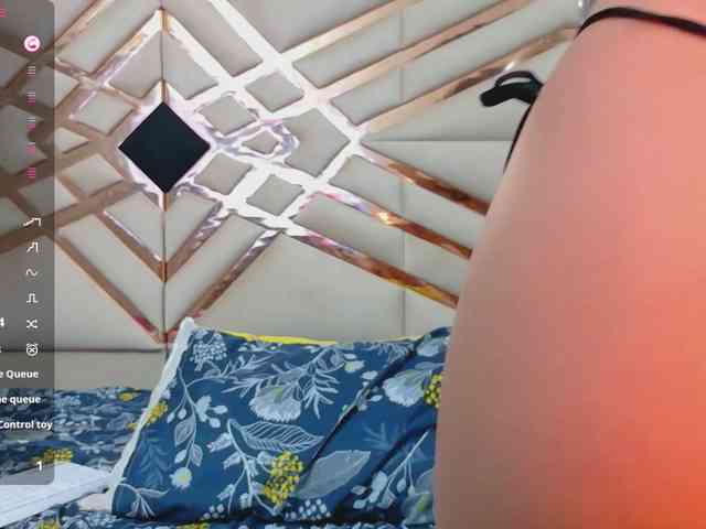 Sexyladyandhot webcam