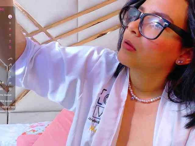 Sexyladyandhot webcam