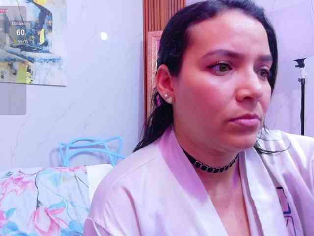Sexyladyandhot webcam